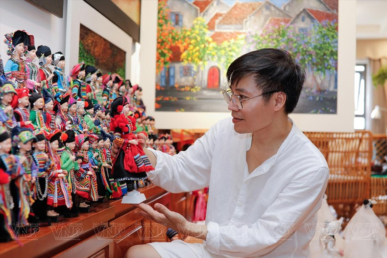 Nguyen Hoang Anh ha diseñado miles obras para muñecas. (Fotografía:VNA) Nguyen Hoang Anh ha diseñado miles obras para muñecas. (Fotografía:VNA)
