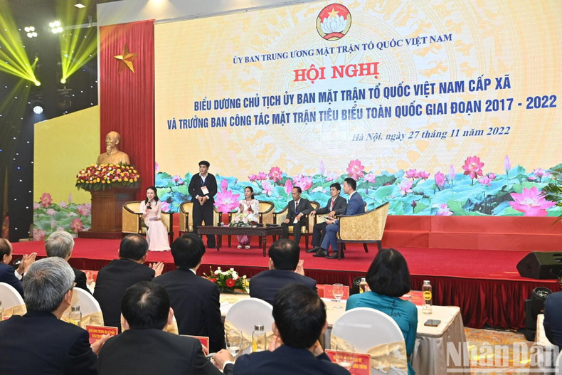 Tertulia con ejemplos destacados del FPV en la conferencia. Tertulia con ejemplos destacados del FPV en la conferencia.