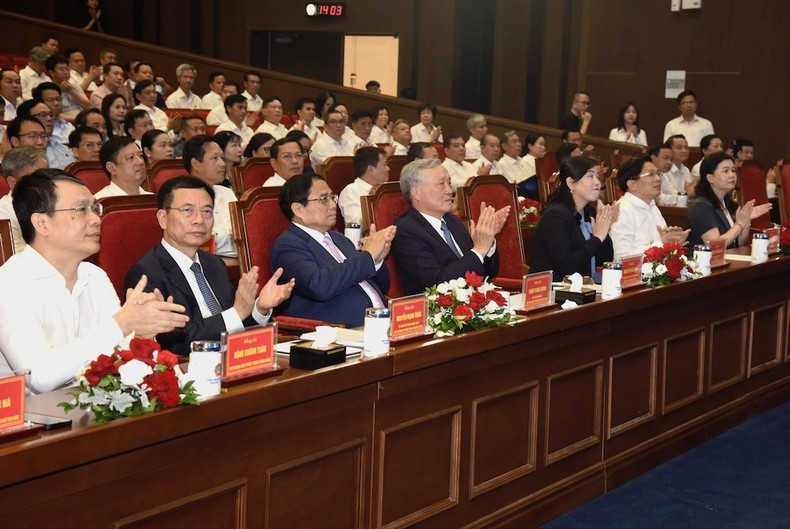 El primer ministro asiste al evento.