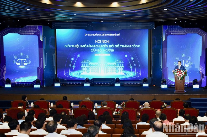 Escena de la conferencia.