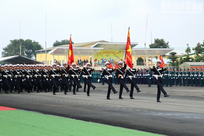 Bloque de oficiales y soldados de la marina. Bloque de oficiales y soldados de la marina.