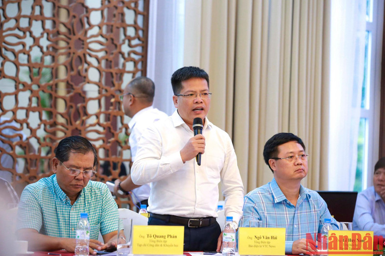 El redactor jefe del periódico digital VTC News, Ngo Van Hai, habla sobre el éxito del modelo de redacción sin papel, así como de la gestión de recursos humanos basada en los Indicadores Clave de Desempeño integrados. El redactor jefe del periódico digital VTC News, Ngo Van Hai, habla sobre el éxito del modelo de redacción sin papel, así como de la gestión de recursos humanos basada en los Indicadores Clave de Desempeño integrados.