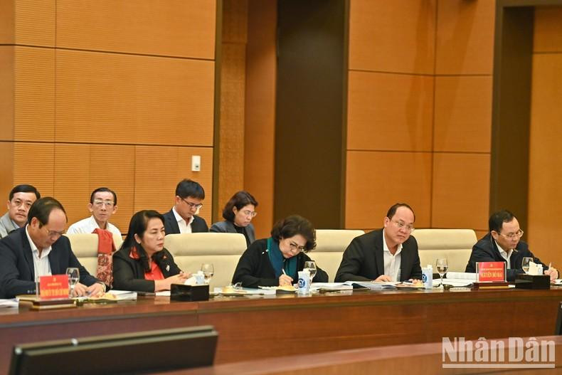 Miembros de la junta permanente del Comité partidista de Ciudad Ho Chi Minh en la reunión. Miembros de la junta permanente del Comité partidista de Ciudad Ho Chi Minh en la reunión.