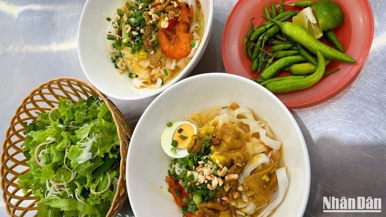 Los fideos Quang, un plato típico de Da Nang. Los fideos Quang, un plato típico de Da Nang.