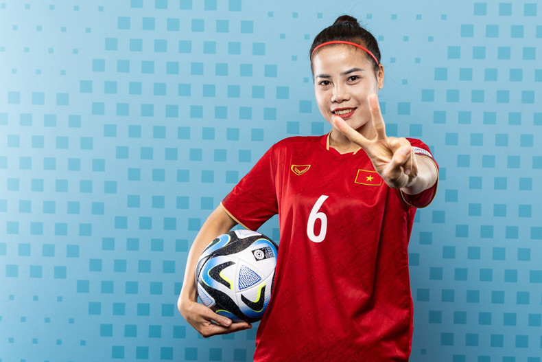 Defensora Tran Thi Thuy Nga (Club de fútbol femenino de Thai Nguyen) Defensora Tran Thi Thuy Nga (Club de fútbol femenino de Thai Nguyen)