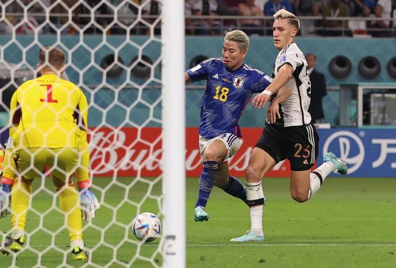 Asano remató desde un ángulo cerrado para poner el 2-1 sobre Alemania. (Fotografía: Reuters)