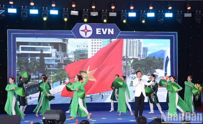 Espectáculo artístico en la ceremonia. Espectáculo artístico en la ceremonia.