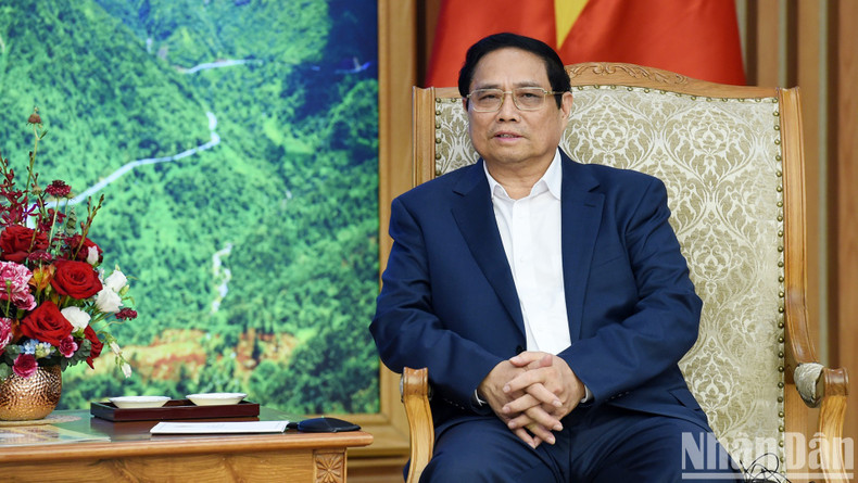 El dirigente vietnamita habla en la reunión.