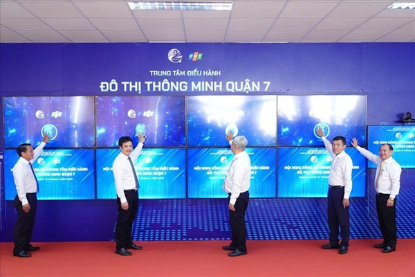 Lanzan el Centro de Operaciones Urbanas Inteligentes en el Distrito 7 de Ciudad Ho Chi Minh. (Foto: laodong.vn) Lanzan el Centro de Operaciones Urbanas Inteligentes en el Distrito 7 de Ciudad Ho Chi Minh. (Foto: laodong.vn)
