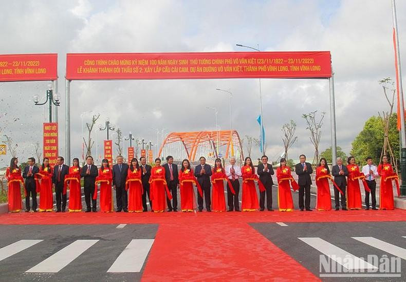 Acto de inauguración del puente de Cai Cam. (Fotografía: Nhan Dan) Acto de inauguración del puente de Cai Cam. (Fotografía: Nhan Dan)