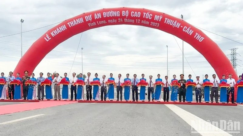 Ceremonia de inauguración de la autopista My Thuan - Can Tho. (Foto: Nhan Dan)