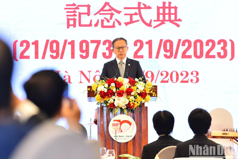 El embajador de Japón en Vietnam, Yamada Takio, habla en el acto. El embajador de Japón en Vietnam, Yamada Takio, habla en el acto.
