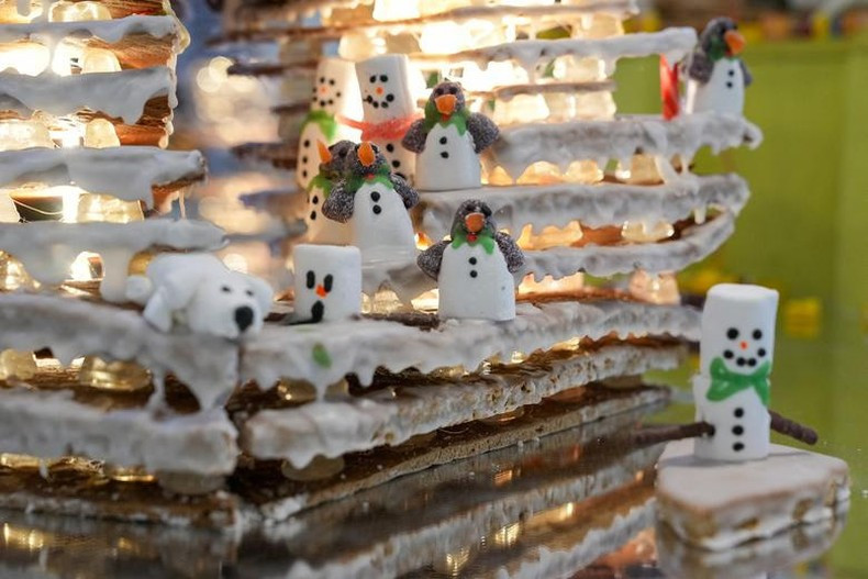 El pan de jengibre se exhibe durante la Exposición de la Ciudad de este pastel tradicional de Navidad, celebrada en el Museo del Diseño de Londres, Inglaterra, el 1 de diciembre. (Fotografía: Reuters)