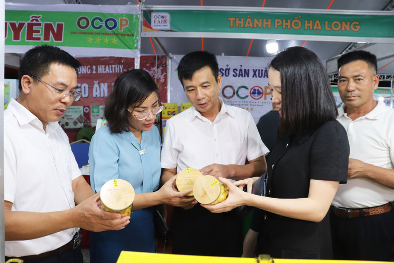 Delegados en el evento. (Foto: baoquangninh.vn) Delegados en el evento. (Foto: baoquangninh.vn)