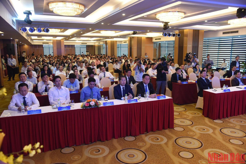 La cita acapara la atención de otros medios partidistas y órganos de prensa.