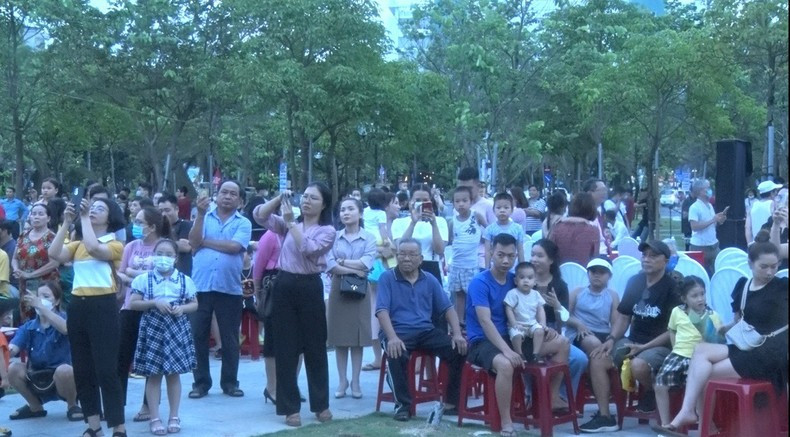 El evento atrae una nutrida participación. El evento atrae una nutrida participación.