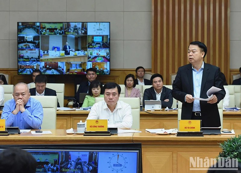 Representante del Ministerio de Finanzas en la reunión.