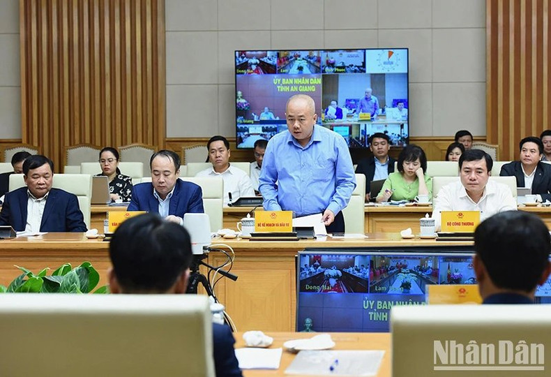 Representante del Ministerio de Planificación e Inversiones en la reunión.