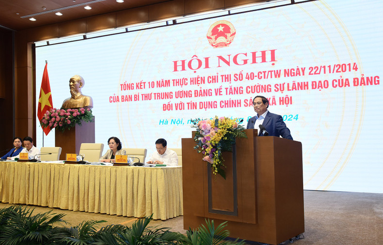 Minh Chinh interviene en el evento. Minh Chinh interviene en el evento.