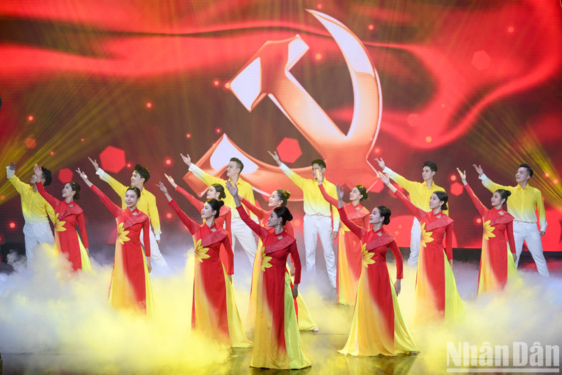 Actuación artística en el evento.