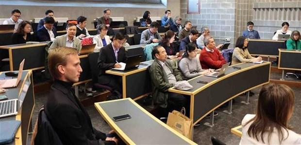 Delegados en el foro (Fotografía: VNA) Delegados en el foro (Fotografía: VNA)