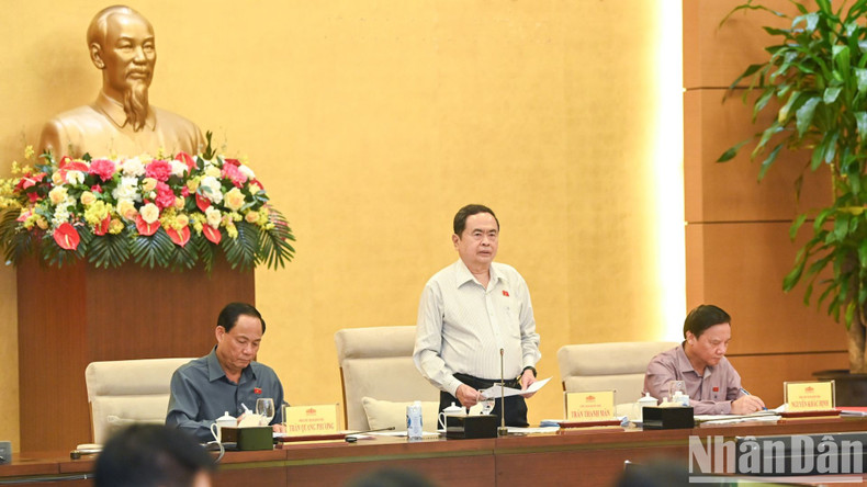 El presidente de la AN, Tran Thanh Man, pronuncia el discurso de clausura. El presidente de la AN, Tran Thanh Man, pronuncia el discurso de clausura.