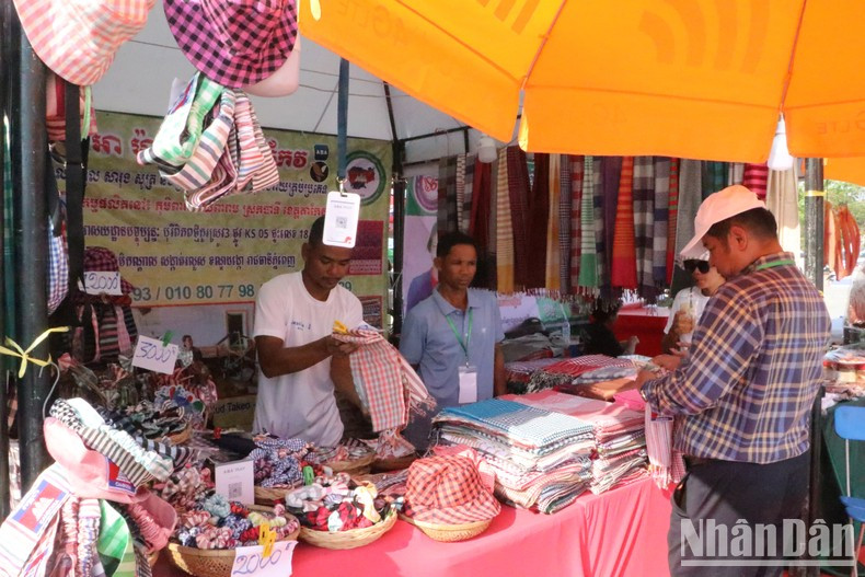 Para la ocasión, se expondrá una amplia variedad de productos tradicionales camboyanos.
