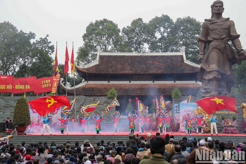 Actuación artística en el evento. Actuación artística en el evento.
