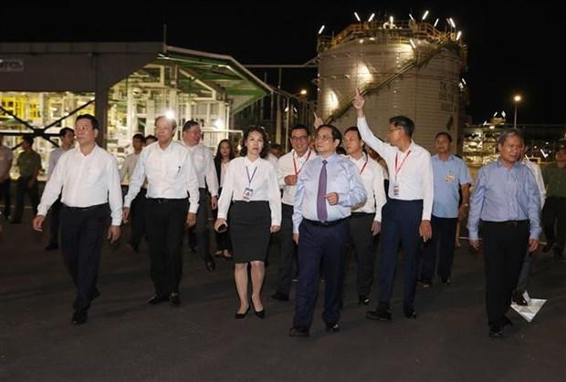 El primer ministro de Vietnam, Pham Minh Chinh, visita el Complejo Petroquímico del Sur. (Fotografía:VNA)