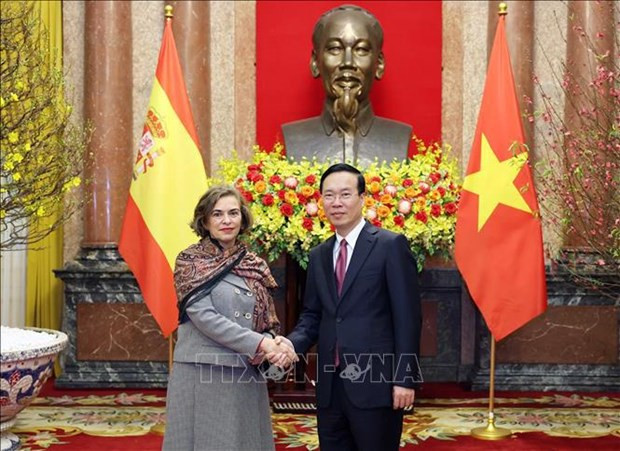 El presidente de Vietnam, Vo Van Thuong, recibe a la embajadora española, Carmen Cano De Lasala. (Foto: VNA) El presidente de Vietnam, Vo Van Thuong, recibe a la embajadora española, Carmen Cano De Lasala. (Foto: VNA)