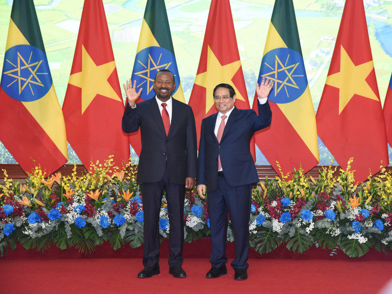 El primer ministro Pham Minh Chinh y su par etíope, Abiy Ahmed Ali. El primer ministro Pham Minh Chinh y su par etíope, Abiy Ahmed Ali.