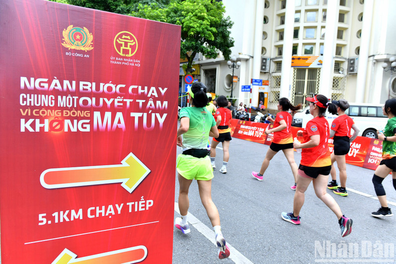 El evento difunde el mensaje de una comunidad libre de drogas. El evento difunde el mensaje de una comunidad libre de drogas.