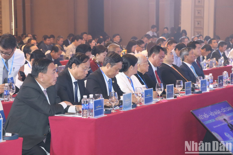 Delegados a la conferencia. Delegados a la conferencia.