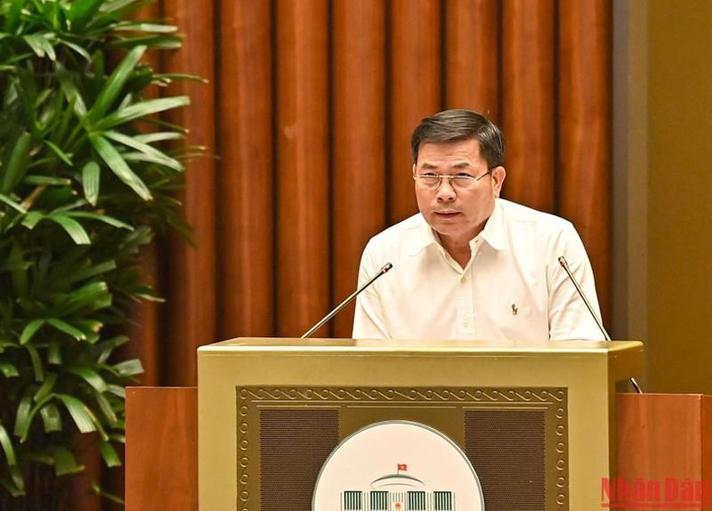 El inspector general adjunto del Gobierno, Tran Van Minh, presenta su ponencia. El inspector general adjunto del Gobierno, Tran Van Minh, presenta su ponencia.