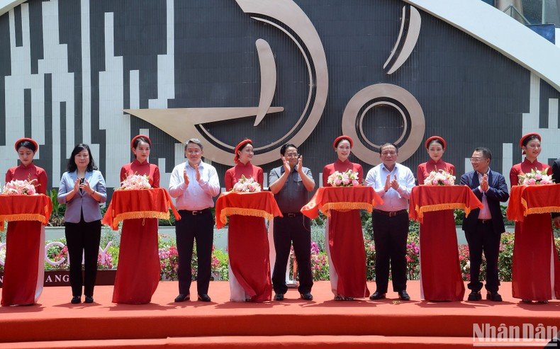 Inauguración del del Teatro Do (Foto: Nhan Dan) Inauguración del del Teatro Do (Foto: Nhan Dan)
