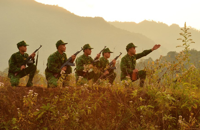 Soldados del puesto de guardia fronterizo de A Pa Chai. (Fotografía: VNA)