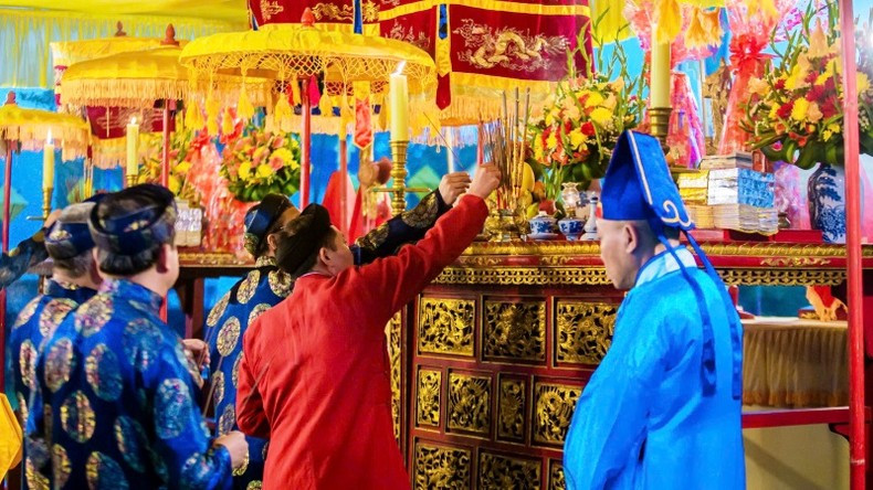 La solemne Ceremonia de Ofrenda de 2025 en el Altar Xa Tac se lleva a cabo con todos sus rituales tradicionales. La solemne Ceremonia de Ofrenda de 2025 en el Altar Xa Tac se lleva a cabo con todos sus rituales tradicionales.