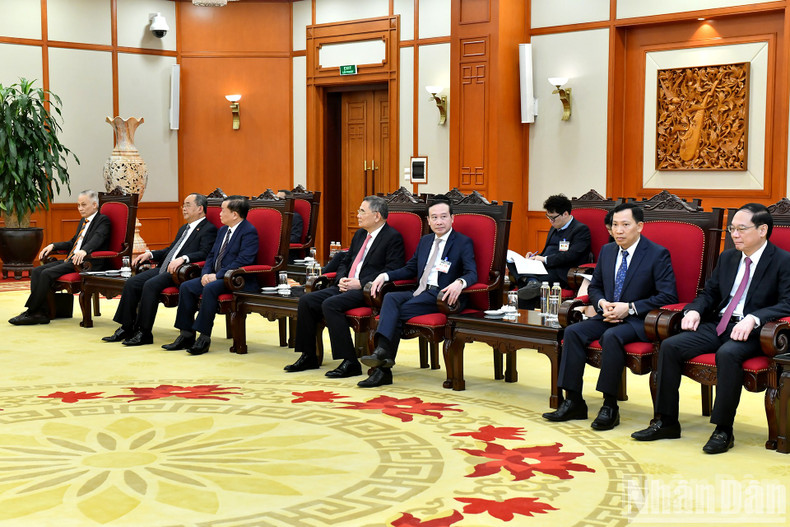 Delegados vietnamitas a la cita.