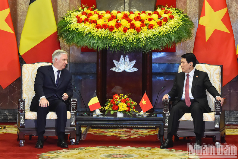 El presidente Luong Cuong (derecha) se entrevista con el rey Felipe de Bélgica. El presidente Luong Cuong (derecha) se entrevista con el rey Felipe de Bélgica.