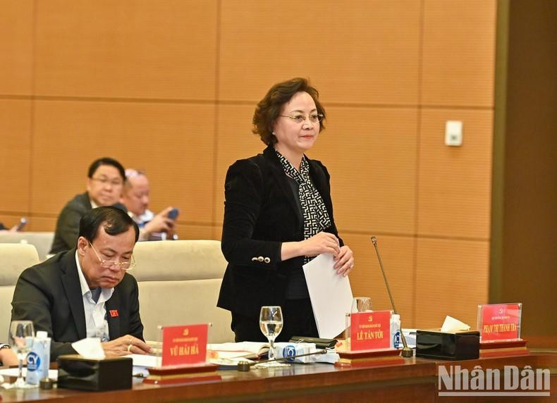 La ministra del Interior, Pham Thi Thanh Tra, habla en la reunión. La ministra del Interior, Pham Thi Thanh Tra, habla en la reunión.