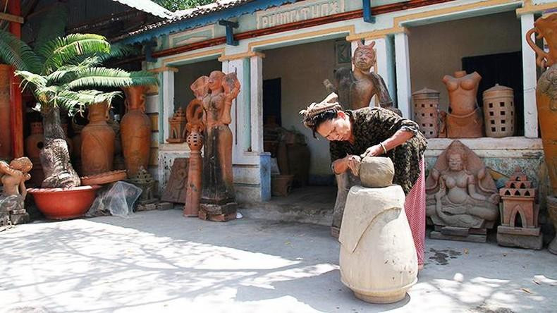 Fabricación de cerámica en la aldea Bau Truc, distrito de Ninh Phuoc, provincia de Ninh Thuan.