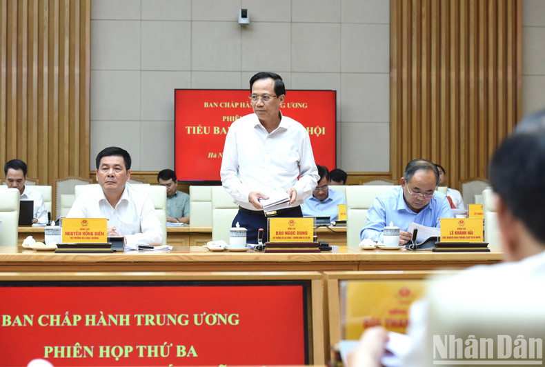 El ministro de Trabajo, Inválidos de Guerra y Asuntos Sociales, Dao Ngoc Dung. El ministro de Trabajo, Inválidos de Guerra y Asuntos Sociales, Dao Ngoc Dung.