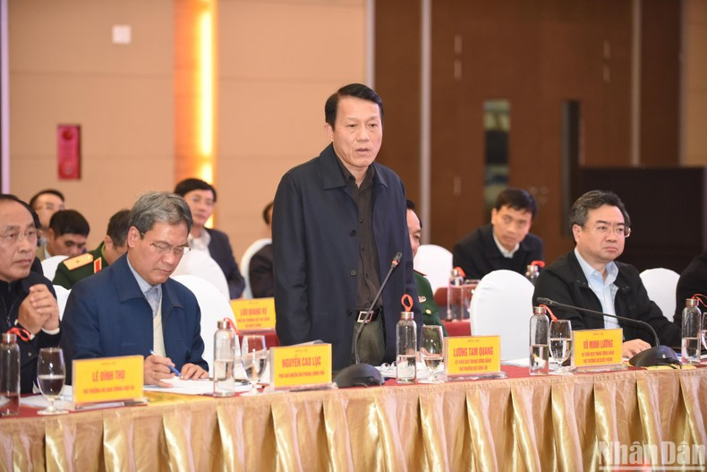 El viceministro de Seguridad Pública, Luong Tam Quang, interviene en la reunión. El viceministro de Seguridad Pública, Luong Tam Quang, interviene en la reunión.