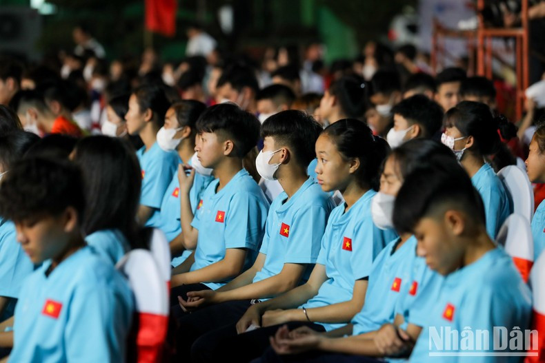 Miembros de la delegación de Vietnam en la ceremonia.
