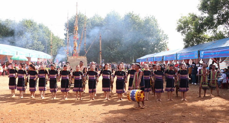 Los gongs de los pobladores de Tay Nguyen se consideran un punto culminante de la cultura y el turismo local. (Fotografía: VNA) Los gongs de los pobladores de Tay Nguyen se consideran un punto culminante de la cultura y el turismo local. (Fotografía: VNA)