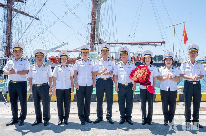 La delegación incluye oficiales, profesores y cadetes. (Foto: VNA)