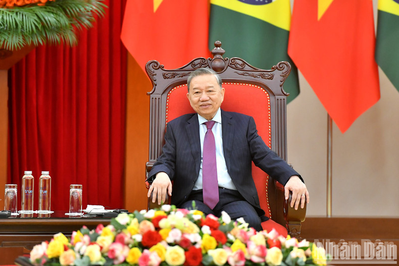 El líder partidista vietnamita habla en la cita. El líder partidista vietnamita habla en la cita.