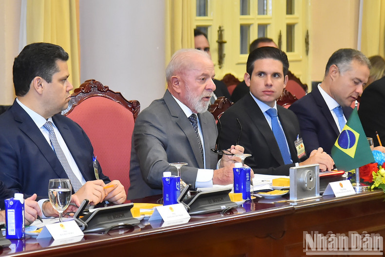 El presidente brasileño, Luiz Inácio Lula da Silva, habla en las conversaciones. El presidente brasileño, Luiz Inácio Lula da Silva, habla en las conversaciones.