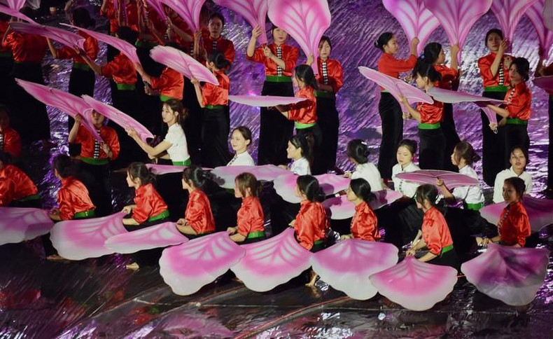 Programa artístico "Xoe Thai, Quintaesencia de la región patrimonial". Programa artístico "Xoe Thai, Quintaesencia de la región patrimonial".