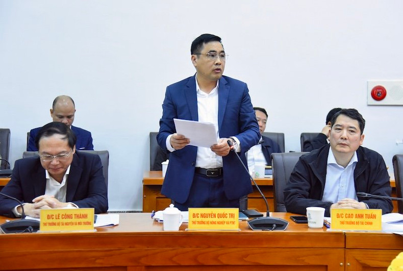 El viceministro de Agricultura y Desarrollo Rural Nguyen Quoc Tri interviene en la reunión.